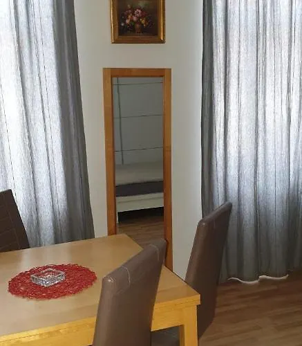 Ferienwohnung Schloessel 26-26 * Wiedeń
